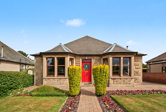 3 Bedroom Detached Bungalow For Sale In Halbeath Road, Dunfermline, KY11