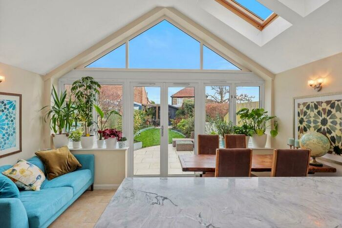 3 Bedroom Terraced House For Sale In Ainsworth Street, Cambridge, CB1