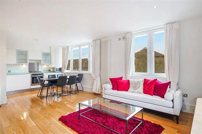 2 Bedroom Block Of Apartments To Rent In Kingswater Place, SW11