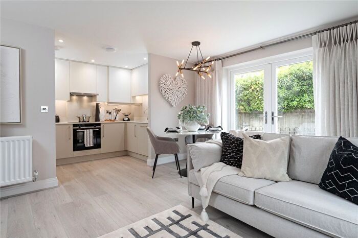 2 Bedroom Flat For Sale In Moor Lane, Staines-Upon-Thames, Surrey, TW18