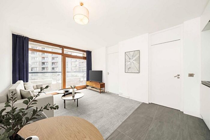 1 Bedroom Flat For Sale In Barbican, Ben Jonson House, EC2Y
