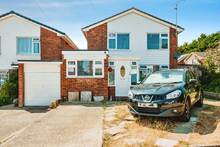 4 Bedroom Detached House For Sale In Windrush Close, Worthing, BN13