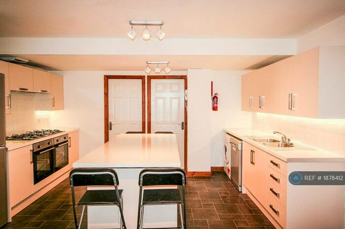 8 Bedroom Terraced House To Rent In Brailsford Road, Manchester, M14