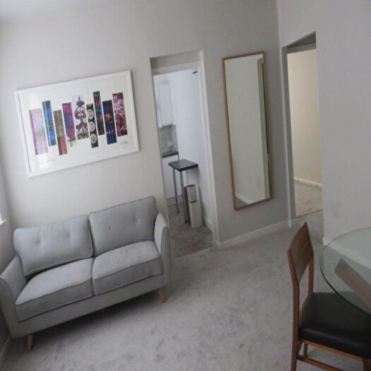 1 Bedroom Flat To Rent In Victoria Court, Didsbury, Manchester, M20