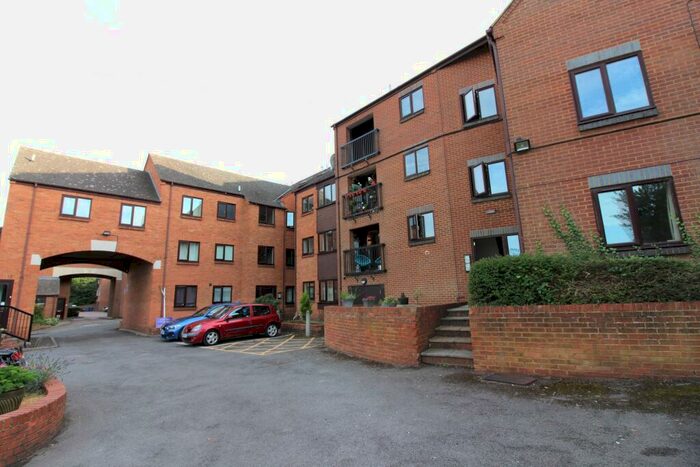 2 Bedroom Flat To Rent In Britannia Road, Banbury, OX16