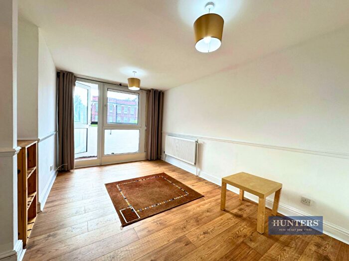 3 Bedroom Flat To Rent In Haverstock Road, London, NW5