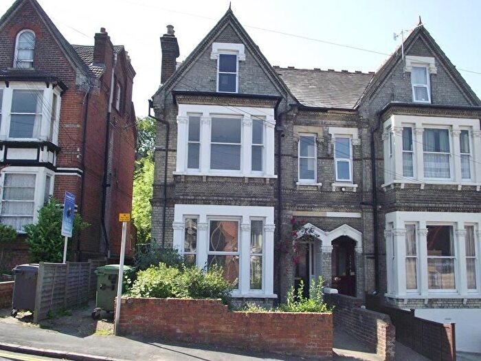 1 Bedroom Flat To Rent In Priory Road, High Wycombe, HP13