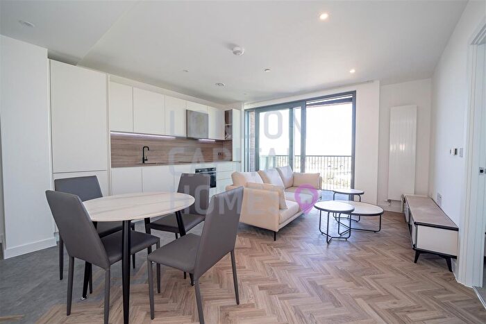 1 Bedroom Flat To Rent In Skyline Apartments, Makers Yard, London, E3