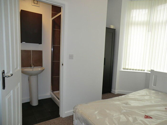 1 Bedroom End Of Terrace House To Rent In New Ensuite Rooms City Centre, CV1