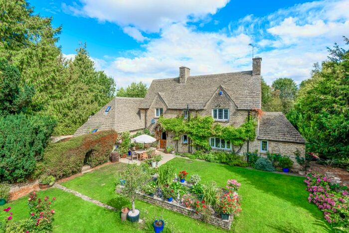 4 Bedroom Detached House For Sale In Northmoor Lane, South Cerney, Cirencester, Gloucestershire, GL7