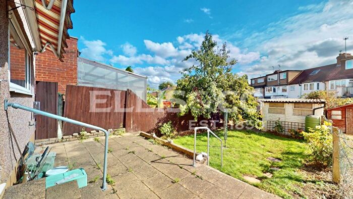 3 Bedroom End Of Terrace House For Sale In Worcester Gardens, Greenford, UB6