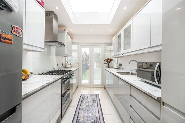 3 Bedroom Terraced House For Sale In Mersham Road, Thornton Heath, CR7
