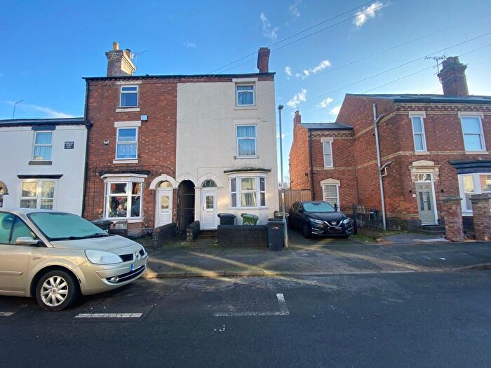 4 Bedroom House To Rent In Lea Street, Kidderminster, DY10