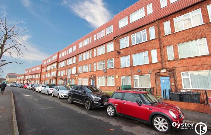 2 Bedroom Apartment To Rent In Honeypot Lane, Stanmore, HA7