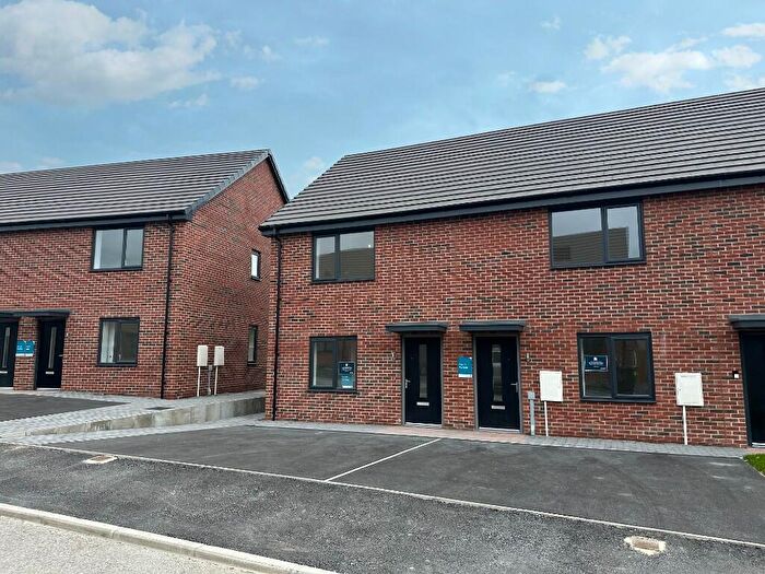 2 Bedroom End Of Terrace House For Sale In Saltshouse Road Hull, HU8
