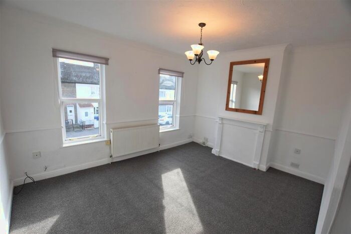 1 Bedroom Flat To Rent In London Road, Grays, RM17