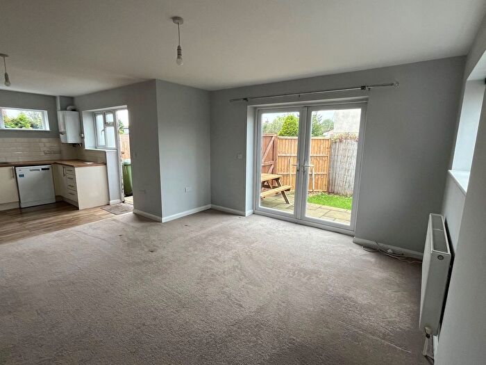 2 Bedroom End Of Terrace House To Rent In Woodthorpe Road, Ashford, TW15