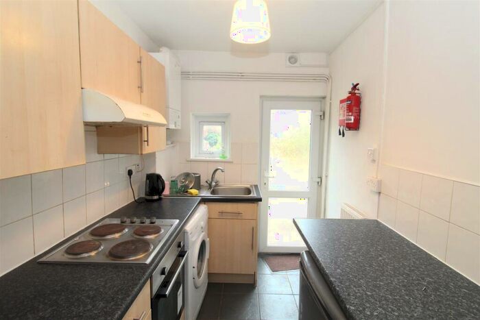 2 Bedroom Flat To Rent In Miskin Street, Cathays, Cardiff, CF24