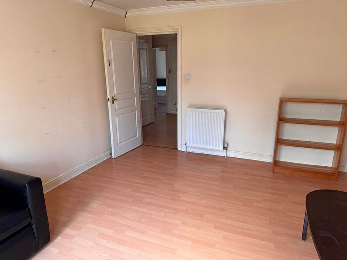 2 Bedroom Flat To Rent In Lauriston Gardens, Edinburgh, EH3