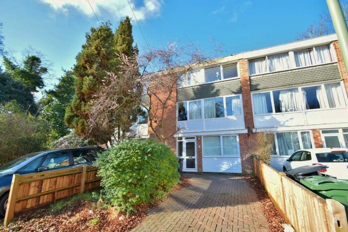 6 Bedroom Terraced House To Rent In Sparkford Close, SO22