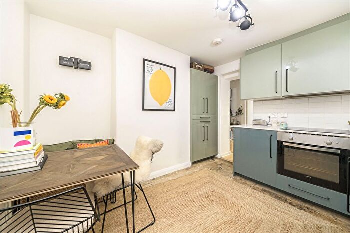 1 Bedroom Flat For Sale In Lewisham Way, New Cross, SE14