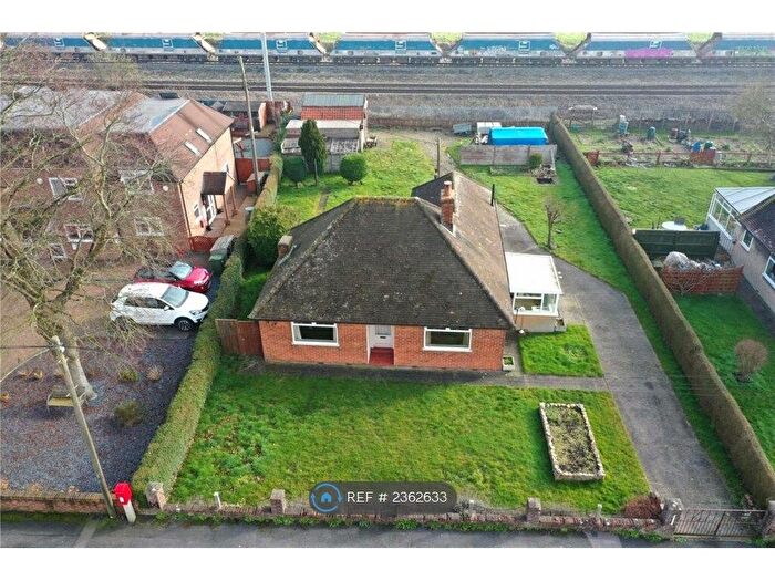 3 Bedroom Bungalow To Rent In Bath Road, Padworth, Reading, RG7