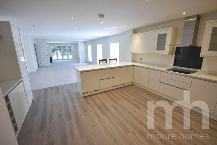 2 Bedroom Flat To Rent In First Floor Apartment, Park Lane, Poynton, SK12