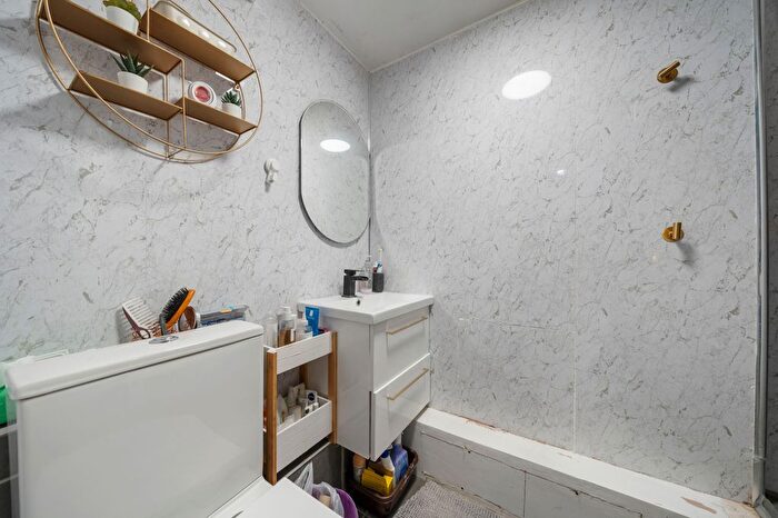 1 Bedroom Flat To Rent In Caledonian Road, Islington, London, N1