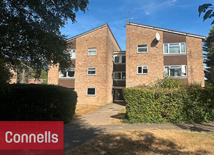 2 Bedroom Flat To Rent In Hayling Court, Broadfield, Crawley, RH11