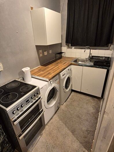 Studio To Rent In Southfield Park, Harrow, Greater London, HA2