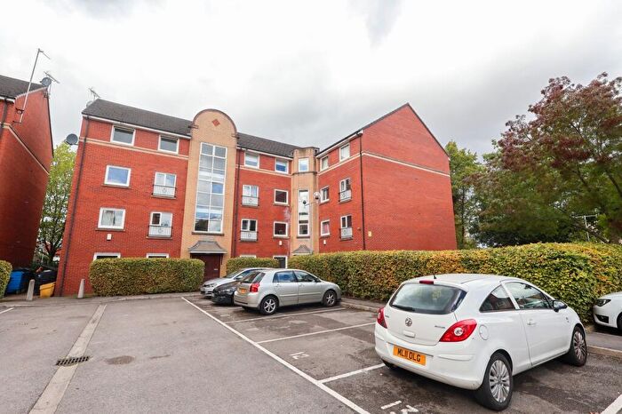 3 Bedroom Apartment To Rent In Flat The Lowry, Whiteoak Road, M14