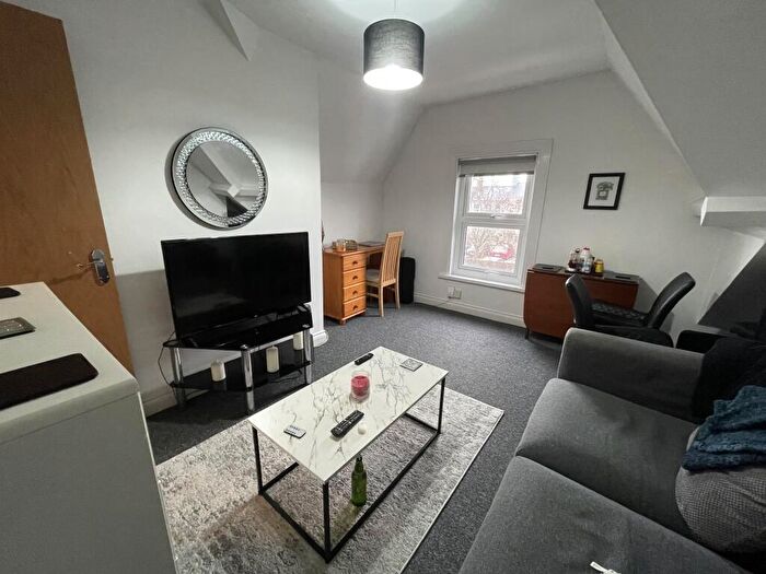 1 Bedroom Apartment To Rent In Napier Terrace, Flat, PL4