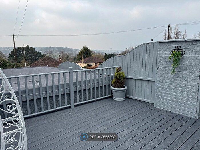 2 Bedroom Detached House To Rent In Blue Hill Lane, Leeds, LS12