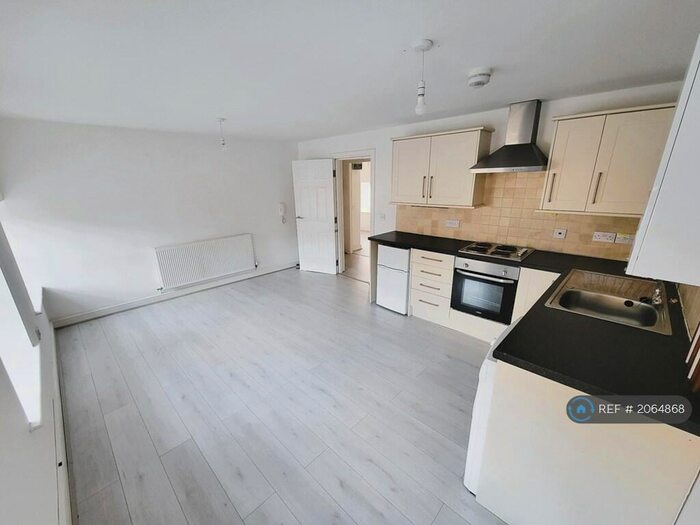 2 Bedroom Flat To Rent In Ightenhill Street, Padiham, Burnley, BB12