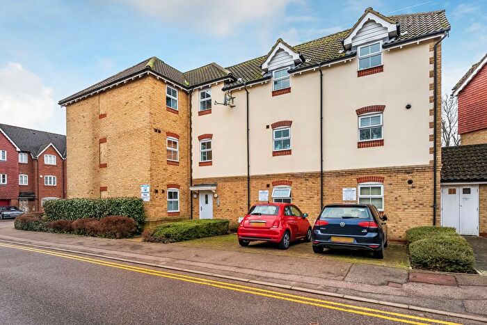 2 Bedroom Flat For Sale In The Sidings, Dunton Green, Sevenoaks, Kent, TN13