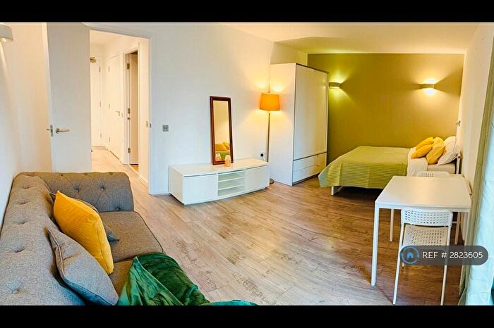 Studio To Rent In Michigan Building, London, E14