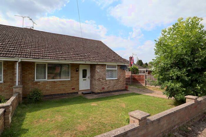 2 Bedroom Semi-Detached Bungalow To Rent In Chestnut Grove, Waddington, LN5