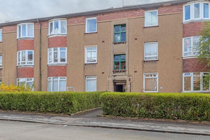 3 Bedroom Flat To Rent In Ripon Dr, Kelvindale, G12