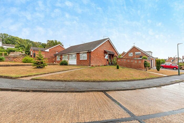 2 Bedroom Bungalow For Sale In Farm Hill Avenue, Rochester, Kent, ME2