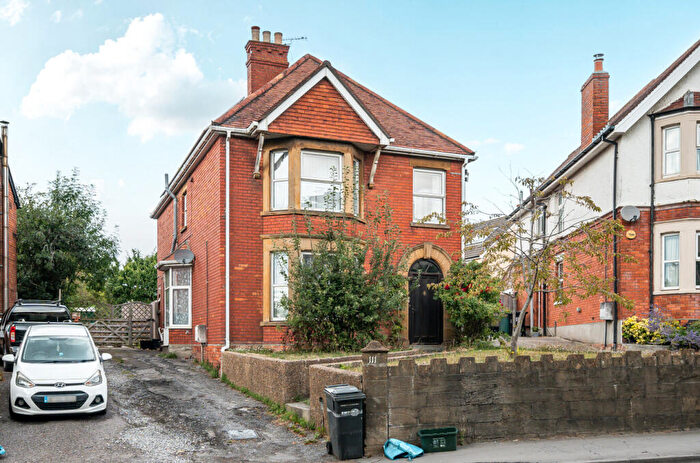 4 Bedroom Detached House For Sale In Sherborne Road, Yeovil, Somerset, BA21
