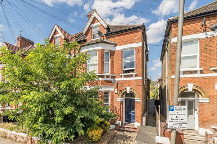 2 Bedroom Flat For Sale In Ormeley Road, London, SW12