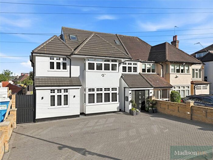 5 Bedroom Semi Detached House For Sale In Kings Avenue, Woodford Green, IG8