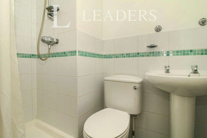 2 Bedroom Flat To Rent In Christchurch, BH23