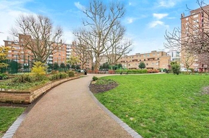 2 Bedroom Flat To Rent In Nelson Square, Southwark, SE1