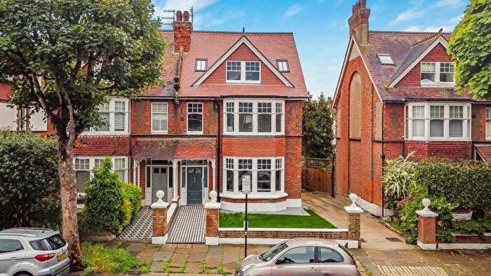 5 Bedroom Semi-Detached House To Rent In Pembroke Crescent, Hove, East Sussex, BN3