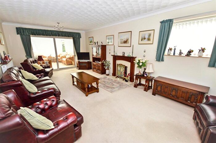 3 Bedroom Chalet For Sale In De Morley Garth, Sheringham, NR26