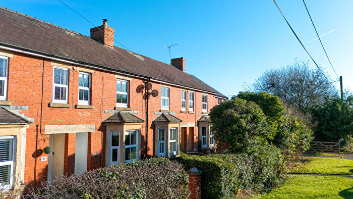 3 Bedroom Terraced House For Sale In Turnpike Road, Swindon, SN26