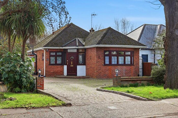 2 Bedroom Detached Bungalow For Sale In Brook Road, Romford, London, RM2