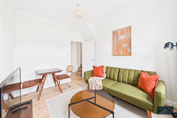 1 Bedroom Flat To Rent In Vicarage Road, London, E10