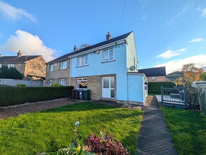 3 Bedroom Semi-Detached House For Sale In Hawthorne Avenue, Shipley, BD18